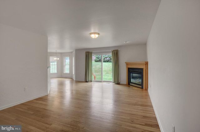 10305 CANDURA DR, Waynesboro, PA 17268
