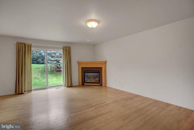 10305 CANDURA DR, Waynesboro, PA 17268