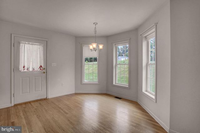 10305 CANDURA DR, Waynesboro, PA 17268