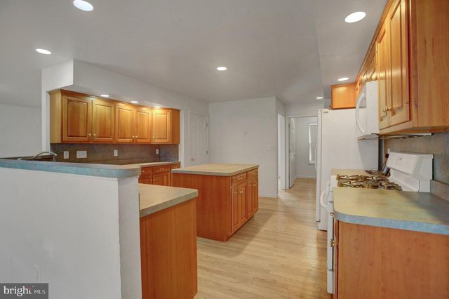 10305 CANDURA DR, Waynesboro, PA 17268