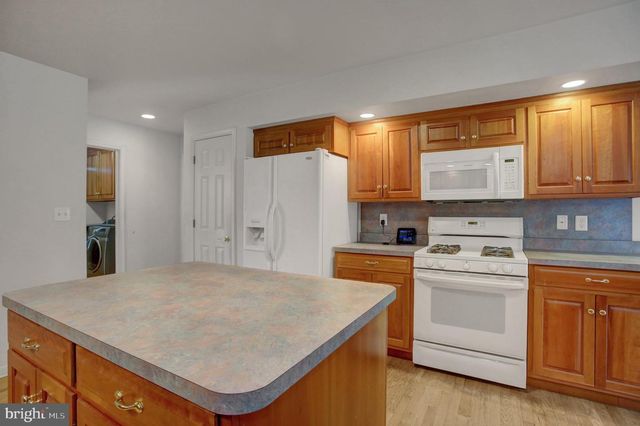 10305 CANDURA DR, Waynesboro, PA 17268
