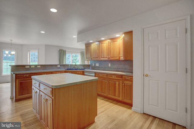 10305 CANDURA DR, Waynesboro, PA 17268