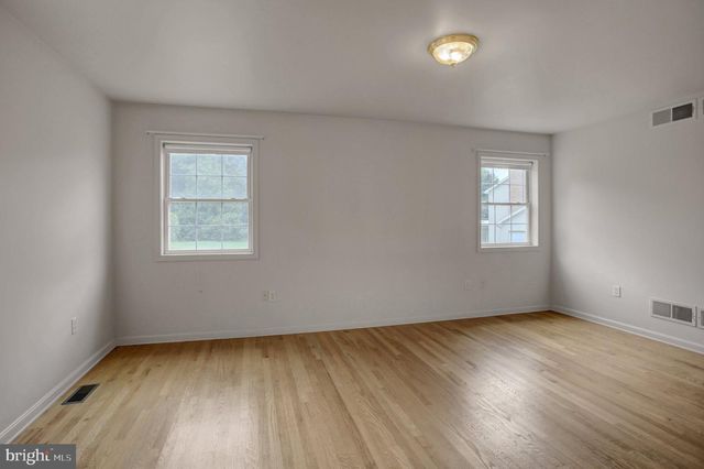 10305 CANDURA DR, Waynesboro, PA 17268