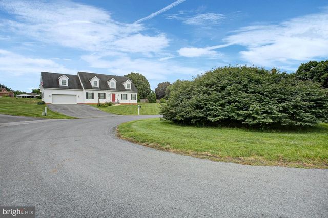 10305 CANDURA DR, Waynesboro, PA 17268
