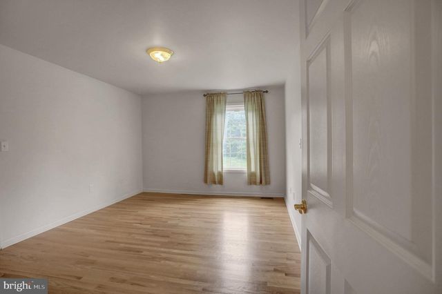 10305 CANDURA DR, Waynesboro, PA 17268