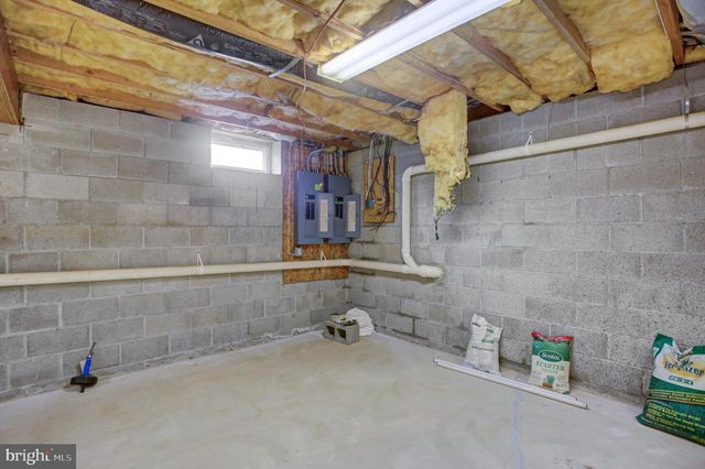 10305 CANDURA DR, Waynesboro, PA 17268