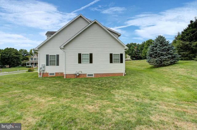 10305 CANDURA DR, Waynesboro, PA 17268