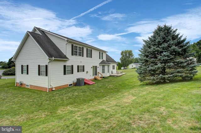 10305 CANDURA DR, Waynesboro, PA 17268