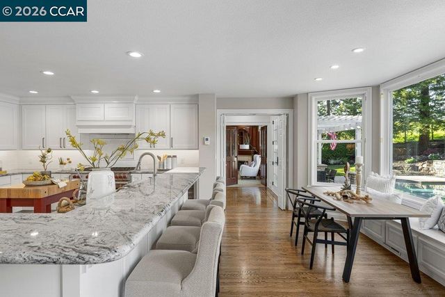 10 Crownridge Dr, Danville, CA 94506