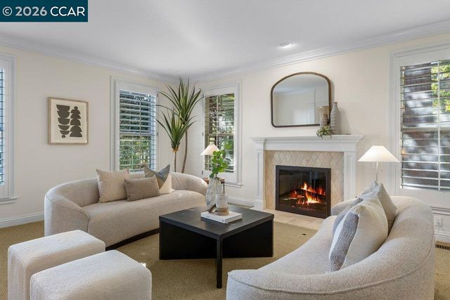 10 Crownridge Dr, Danville, CA 94506