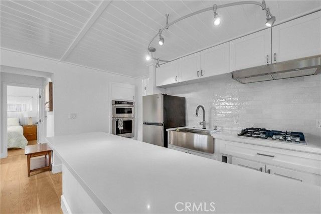 575 Through B, Laguna Beach, CA 92651