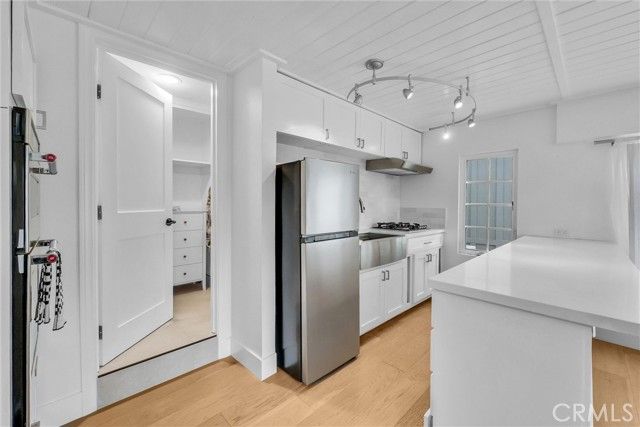 575 Through B, Laguna Beach, CA 92651