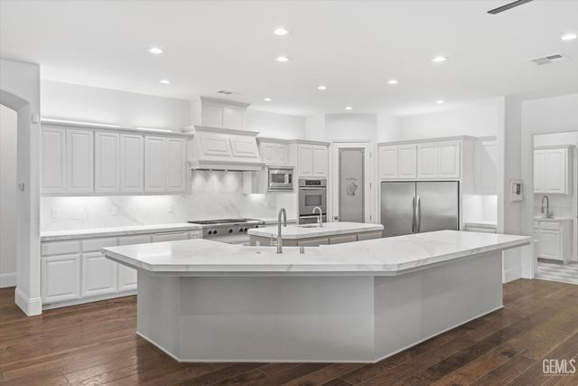 14925 Mooresville Place, Bakersfield, CA 93314