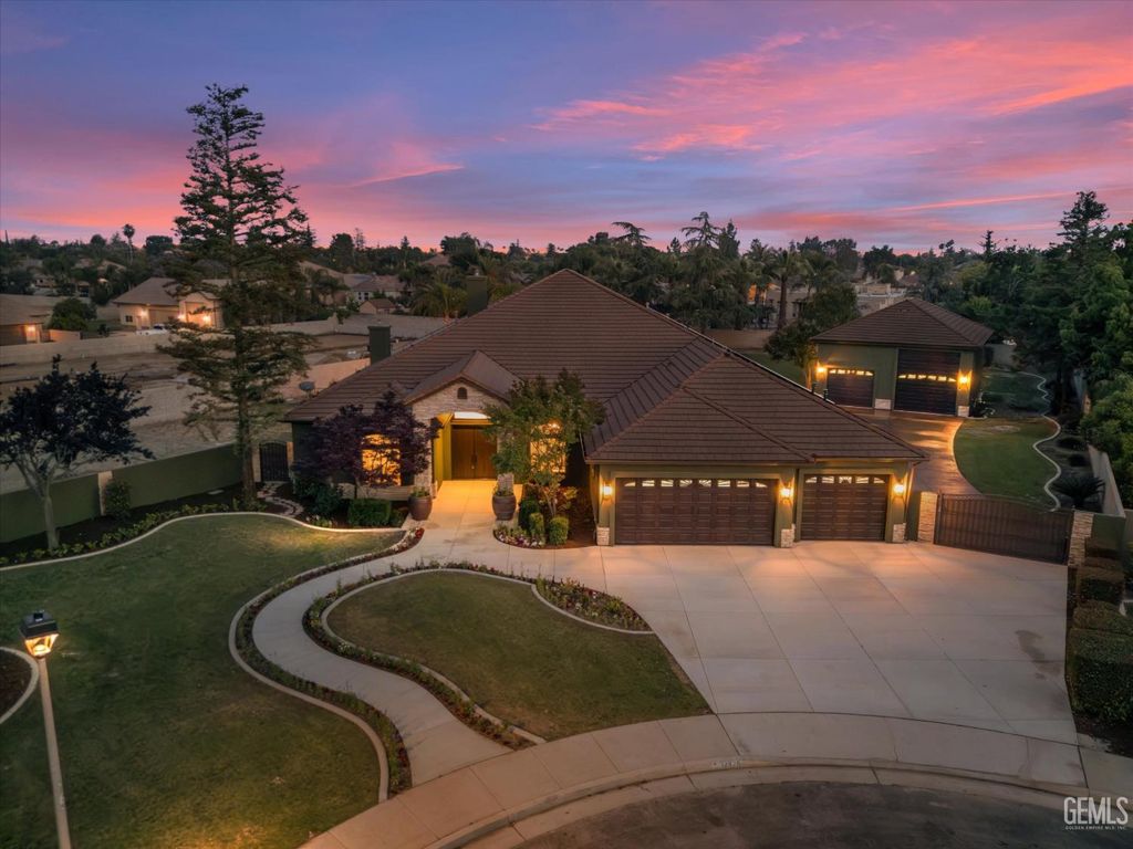 14925 Mooresville Place, Bakersfield, CA 93314