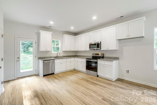 178 E Panther Creek Road, Troutman, NC 28166