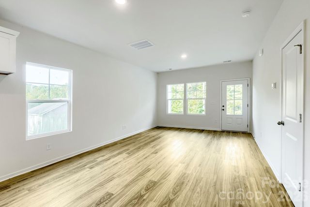 178 E Panther Creek Road, Troutman, NC 28166