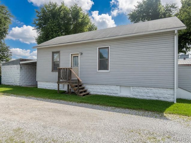 931 Neidringhaus Avenue, Granite City, IL 62040