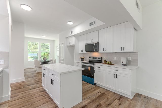 14323 Briarhills Parkway, Houston, TX 77077