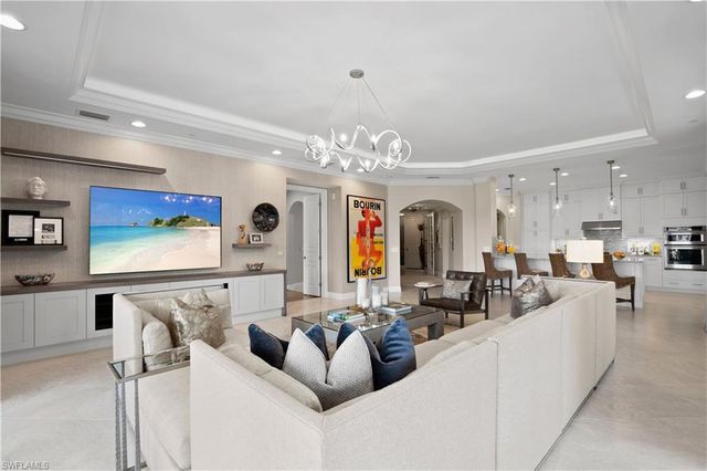 16391 Viansa WAY 101, Naples, FL 34110