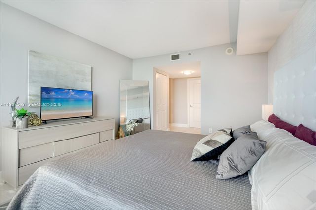 2641 N Flamingo Rd 1703N, Sunrise, FL 33323