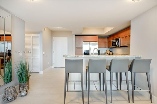 2641 N Flamingo Rd 1703N, Sunrise, FL 33323