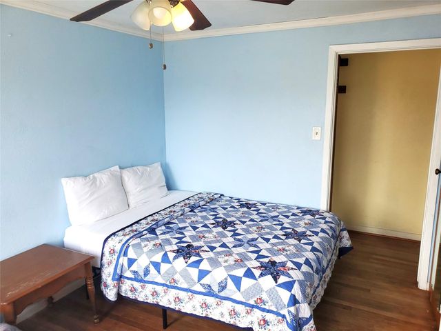 2116 Grover Avenue, Galveston, TX 77551