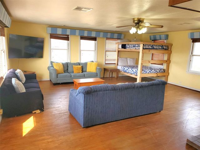 2116 Grover Avenue, Galveston, TX 77551