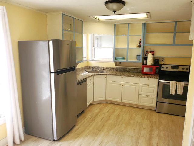 2116 Grover Avenue, Galveston, TX 77551