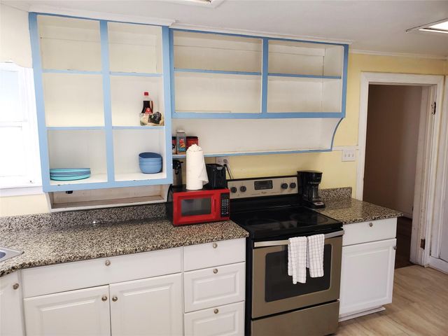 2116 Grover Avenue, Galveston, TX 77551