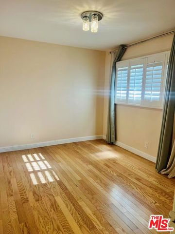 24021 Welby Way, West Hills (los Angeles), CA 91307