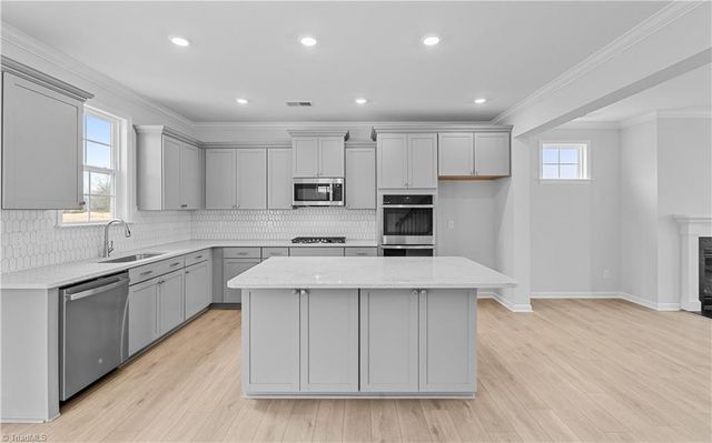 5602 Penguin Drive, Summerfield, NC 27358