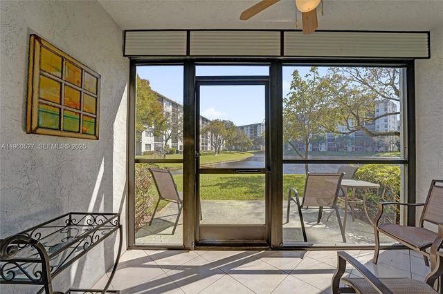 2228 N Cypress Bend Dr 103, Pompano Beach, FL 33069