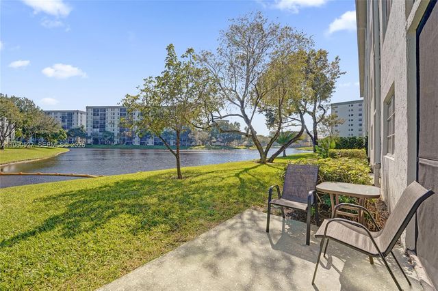 2228 N Cypress Bend Dr 103, Pompano Beach, FL 33069