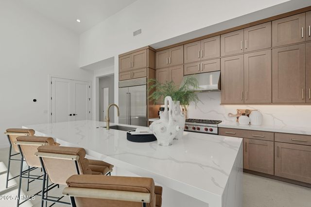 14173 E HIGHLAND Avenue, Fountain Hills, AZ 85268