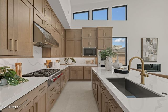 14173 E HIGHLAND Avenue, Fountain Hills, AZ 85268