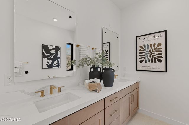 14173 E HIGHLAND Avenue, Fountain Hills, AZ 85268