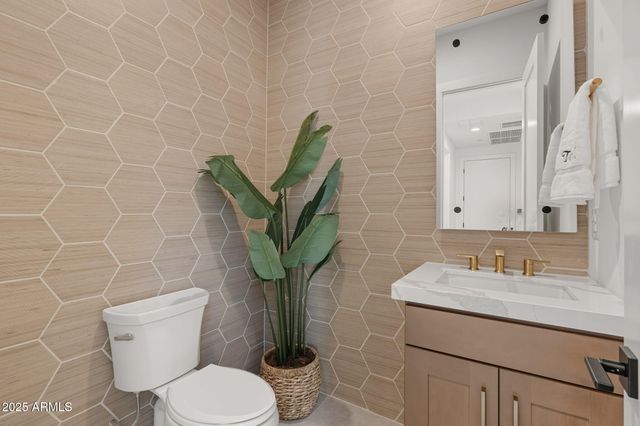 14173 E HIGHLAND Avenue, Fountain Hills, AZ 85268