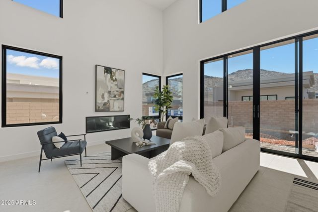 14173 E HIGHLAND Avenue, Fountain Hills, AZ 85268