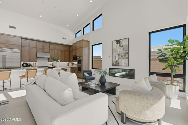 14173 E HIGHLAND Avenue, Fountain Hills, AZ 85268