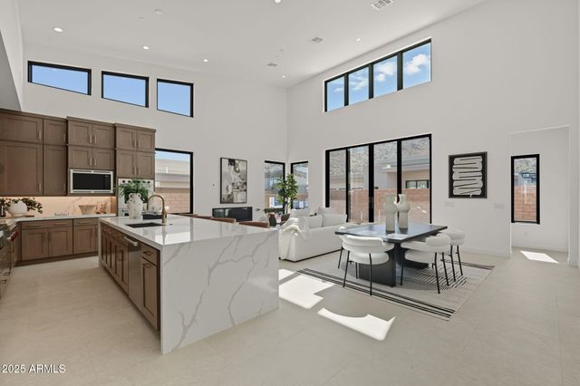 14173 E HIGHLAND Avenue, Fountain Hills, AZ 85268