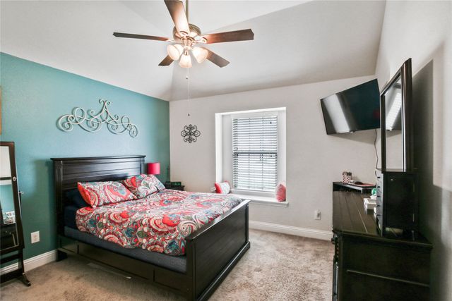 1005 Kettlewood Drive, Justin, TX 76247
