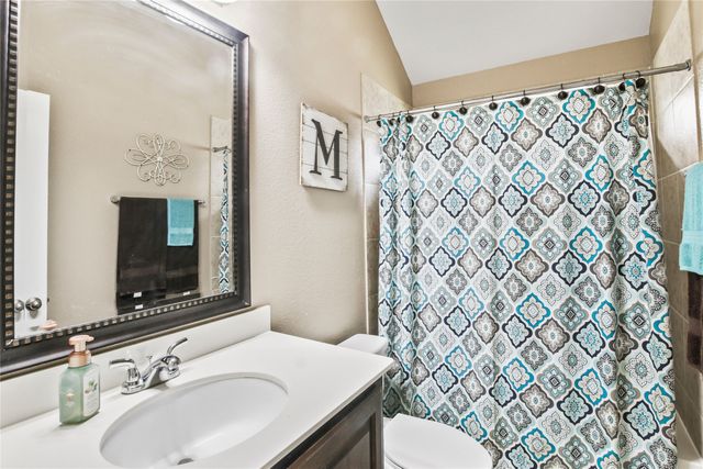 1005 Kettlewood Drive, Justin, TX 76247