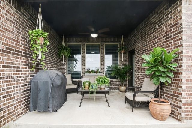 1005 Kettlewood Drive, Justin, TX 76247