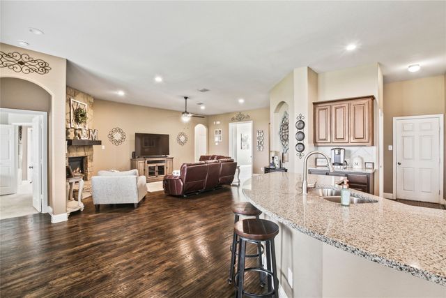 1005 Kettlewood Drive, Justin, TX 76247