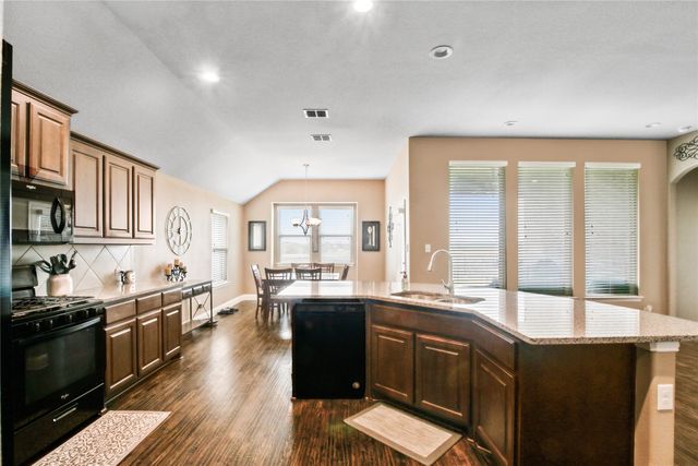 1005 Kettlewood Drive, Justin, TX 76247