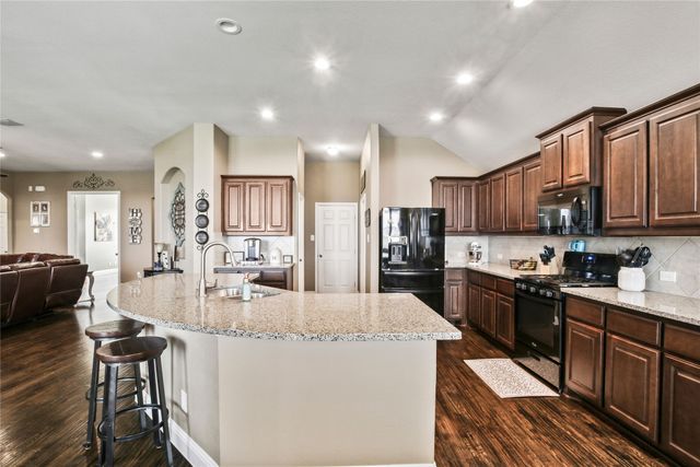 1005 Kettlewood Drive, Justin, TX 76247