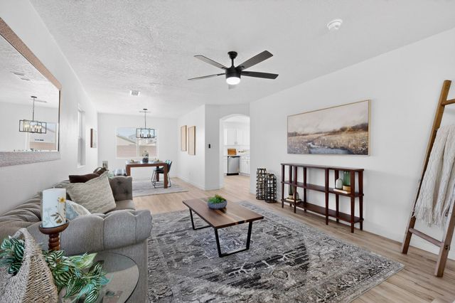 2819 Cabernet Street SW, Albuquerque, NM 87121