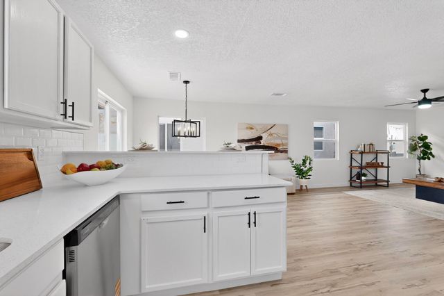 2819 Cabernet Street SW, Albuquerque, NM 87121