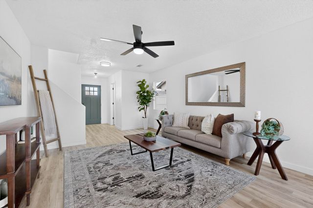 2819 Cabernet Street SW, Albuquerque, NM 87121