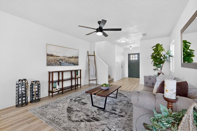 2819 Cabernet Street SW, Albuquerque, NM 87121